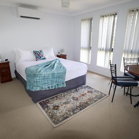 Blk Stays Guest House Deluxe Units Morayfield Екстериор снимка